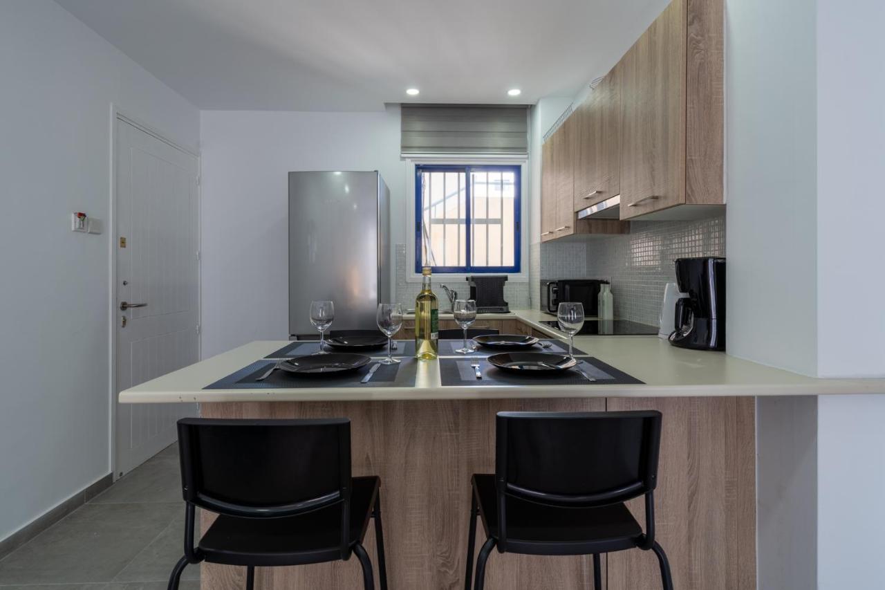 Odyssey - Captivating 2-Bedroom Retreat In Larnaca Dış mekan fotoğraf