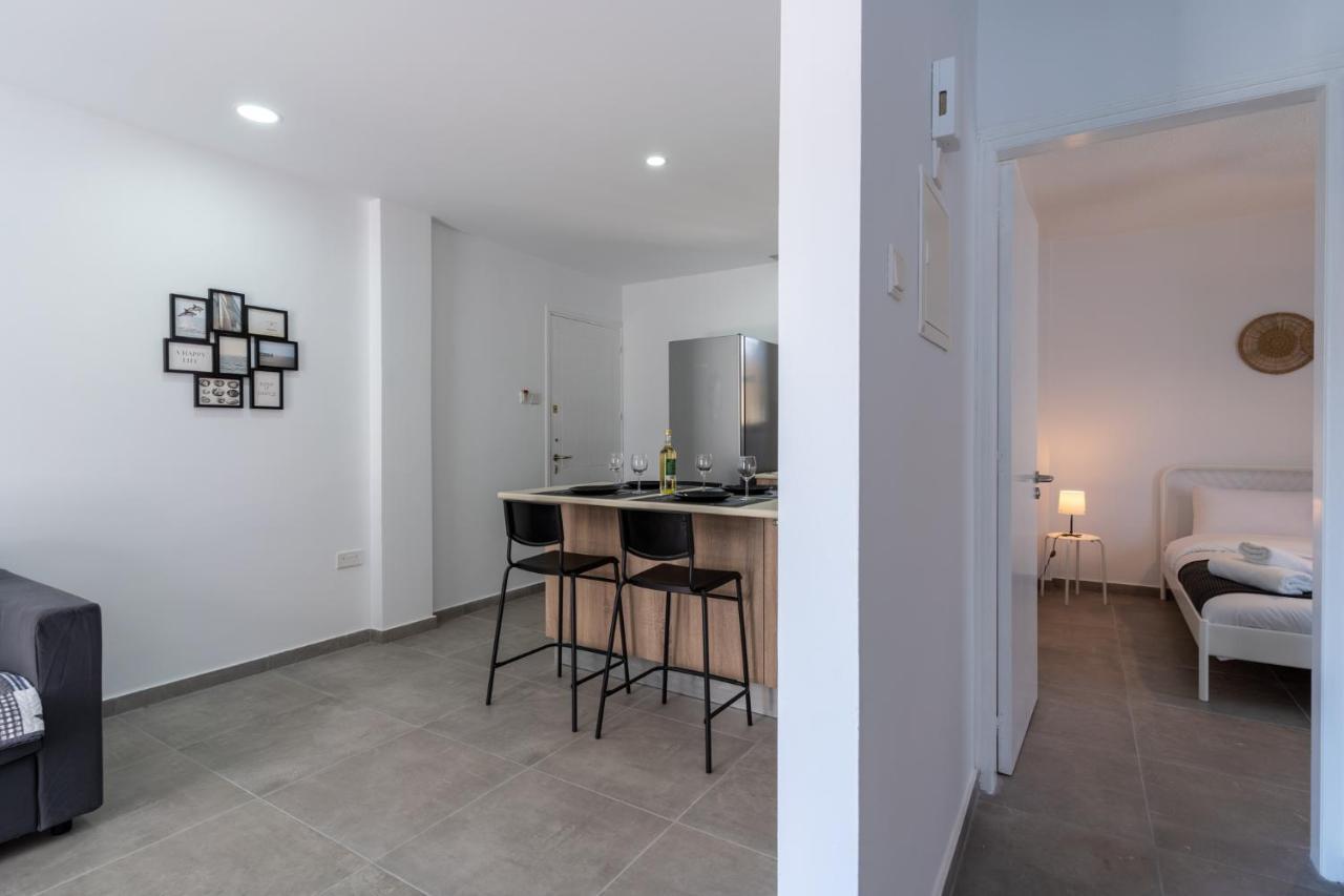 Odyssey - Captivating 2-Bedroom Retreat In Larnaca Dış mekan fotoğraf