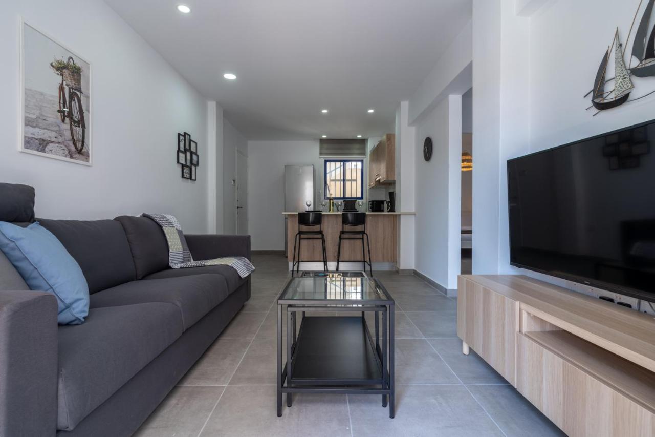 Odyssey - Captivating 2-Bedroom Retreat In Larnaca Dış mekan fotoğraf